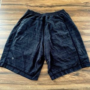 T.H.E. Shorts Mens S. 9” lined. Gently Used